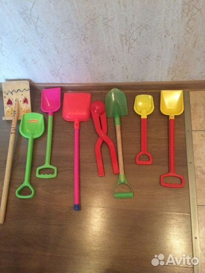 Санки, ледянки, лопаты, снежколеп