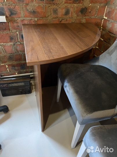 Стол угловой