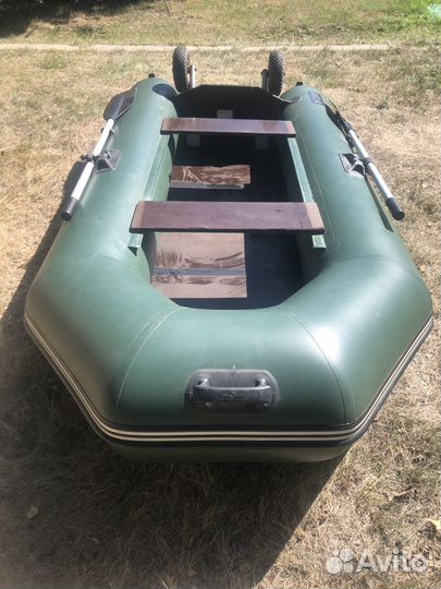 Лодка с мотором