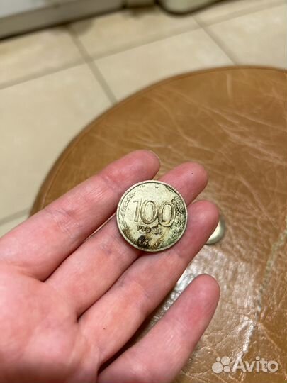 Монеты 100 руб 1999г и 1993г