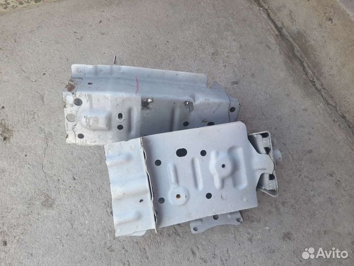 Лонжерон Toyota Probox 2016 г