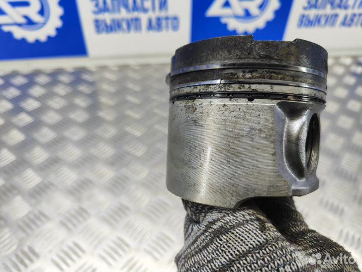 Поршень с шатуном Mitsubishi Pajero Sport 2 4D56