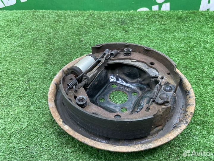 Колодки тормозные задние левые Renault Sandero