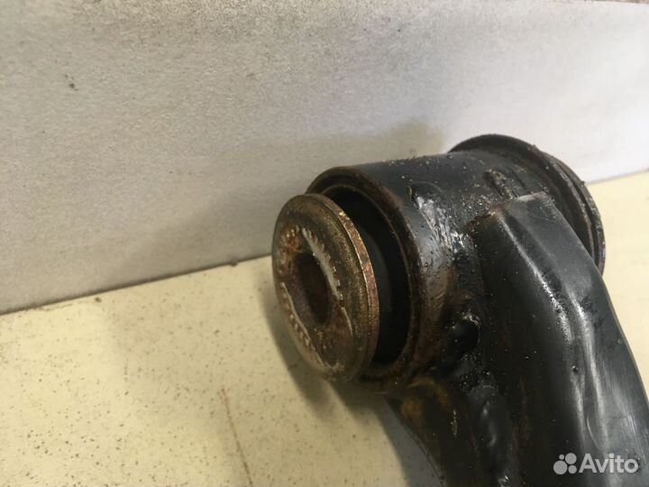 Рычаг передний нижний левый Hi Lux 2015