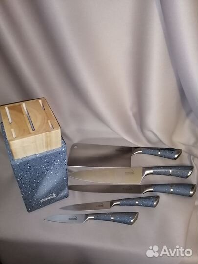 Набор кухонных ножей с подставкой