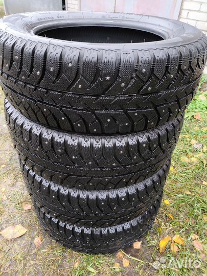 Bridgestone Ice Cruiser 7000 195/60 R15