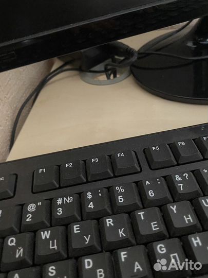 Компьютерный стол