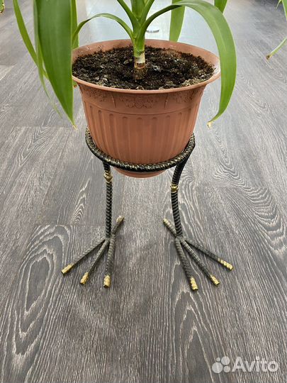 Подставка под цветы