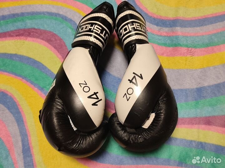 Боксерские перчатки 14 oz бу