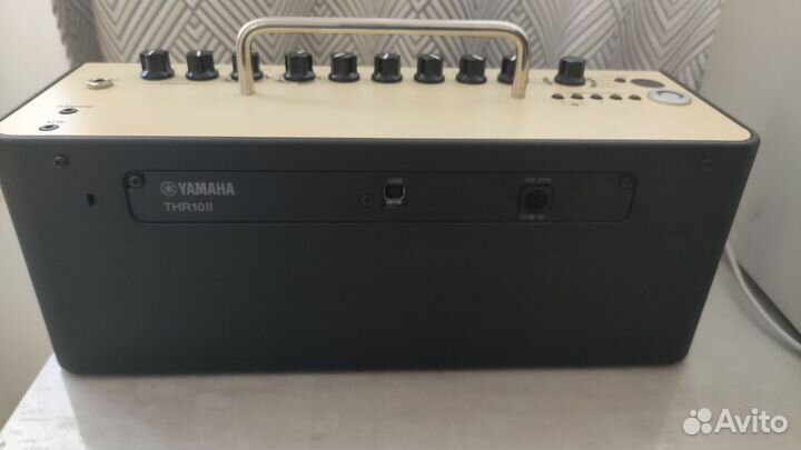 Комбоусилитель для электрогитары yamaha THR 10 II