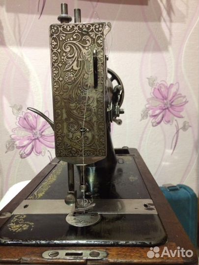 Швейная машинка Зингер