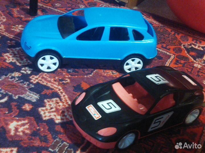 Машинки детские,цена за две машинки