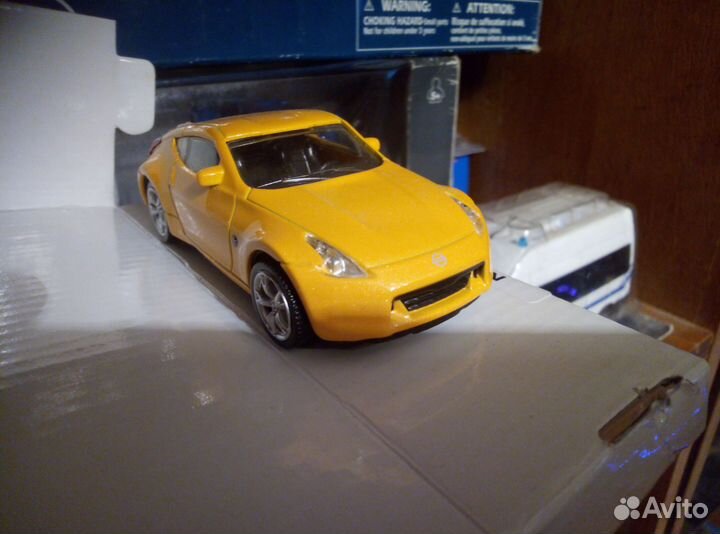Модель 1 43 nissan 370Z