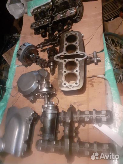 Запчасти на Kawasaki zr 750 zevir