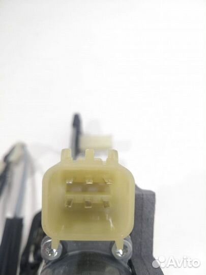 Стеклоподъемник электрический задний правый