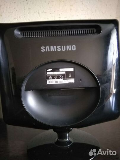 Монитор Samsung 19
