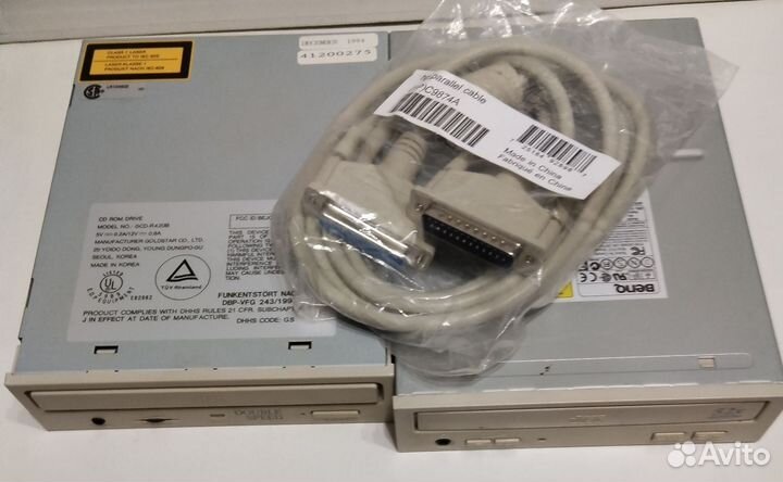 Приводы для дисков и кабель для принтера