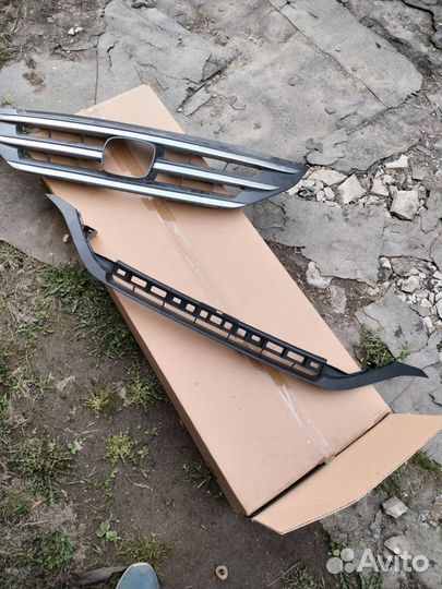 Решётка радиатора honda CR-V lV