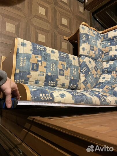 Кухонный уголок со столом