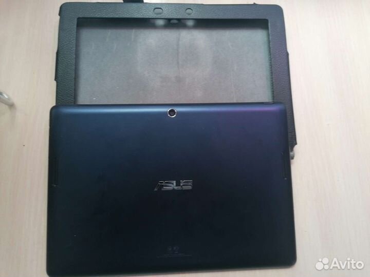 Продаю планшет Asus нерабочий на запчасти