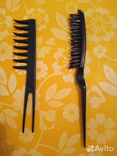 Расчески для парикмахера