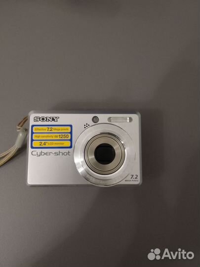 Компактный фотоаппарат Canon и Sony