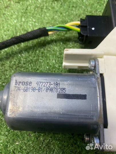 Мотор стеклоподъемника передний левый Audi A6 C6