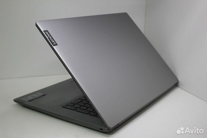Ноутбук Lenovo 17.3 \ Ryzen 5\ 8GB \ SSD+HDD
