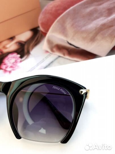 Очки черные M*u M*u