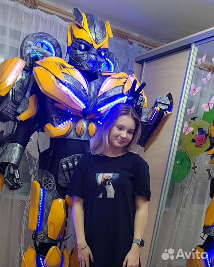 Аниматор робот Бамблби