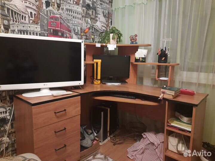 Стол компьютерный/писменный