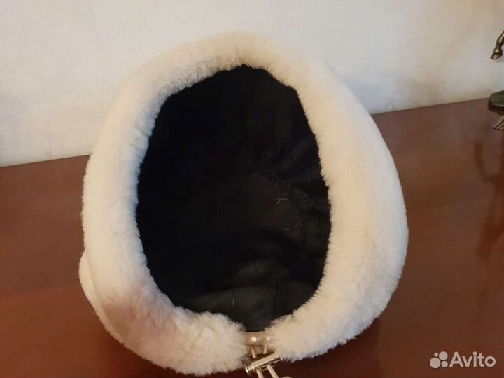 Шапка из мутона женская