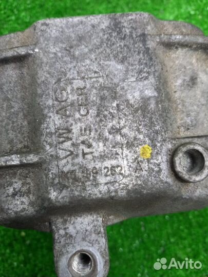 Подушка двигателя Volkswagen Jetta BLF 2006