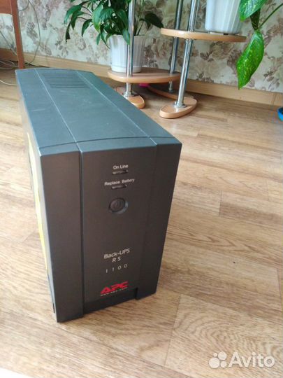 Бесперебойник APC back-ups rs 1100