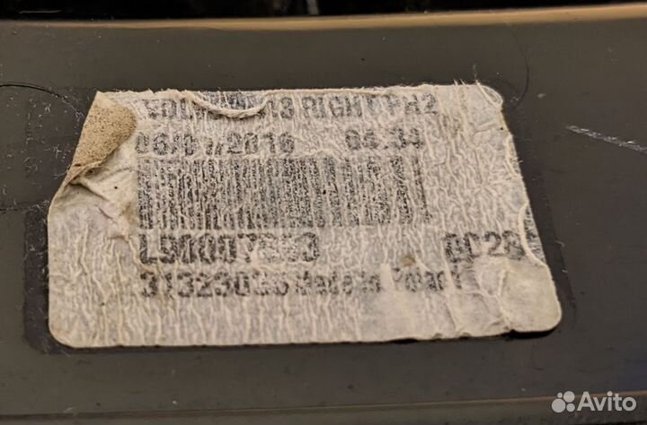 Volvo XC60 задний правый фонарь (2 шт с дефектами)