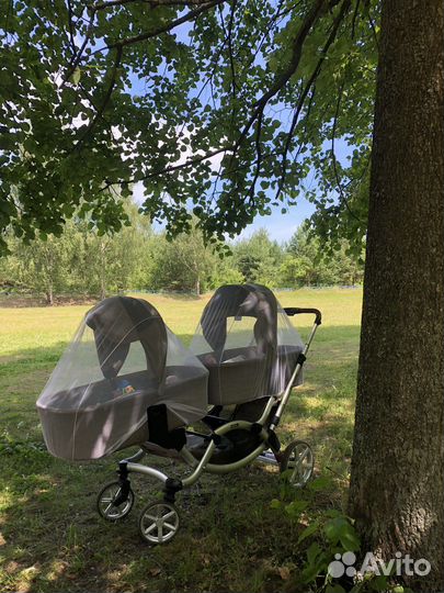 Коляска для двойни, погодок