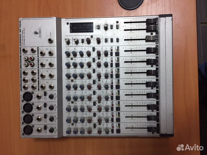 Микшерный пульт Beringer xenyx 1604A