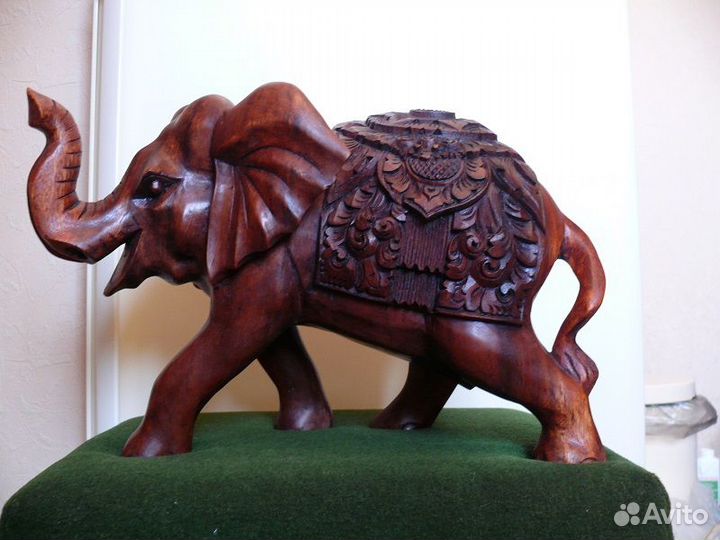 Деревянная скульптура Слон