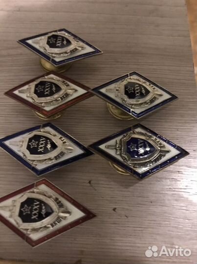 Нагрудный знак вкш - кгб 35 лет