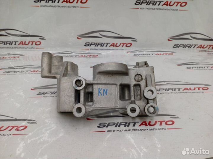 Кронштейн натяжного ролика Kia K5 DL3 G4KN