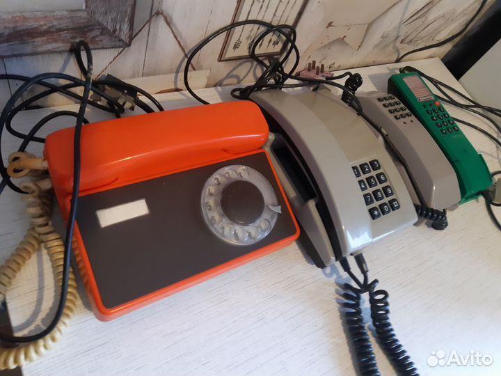 Старый стационарный телефон