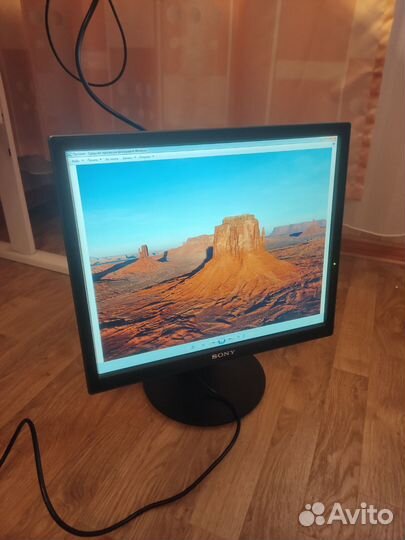 Монитор Sony SDM-S95A