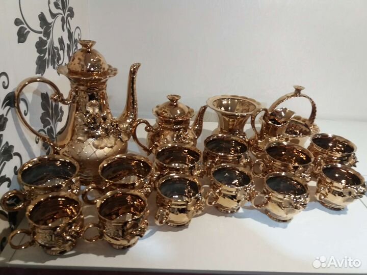 Чайно кофейный сервиз золотой
