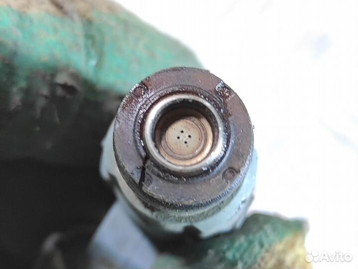 Форсунка двигателя Kia Magentis 2000-2005