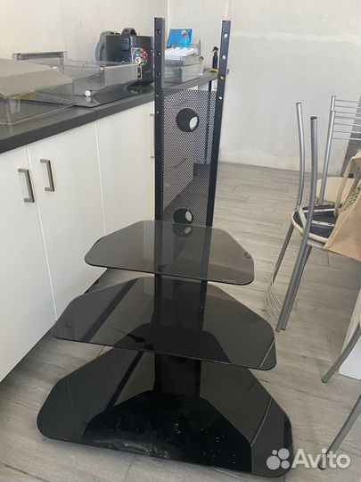 Стеклянная стойка под тв