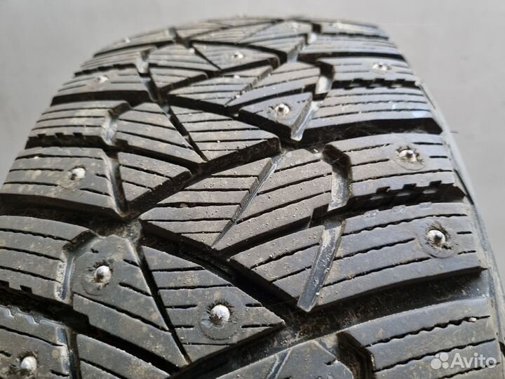 Goodyear Ultragrip 600 215/55 R17 98T