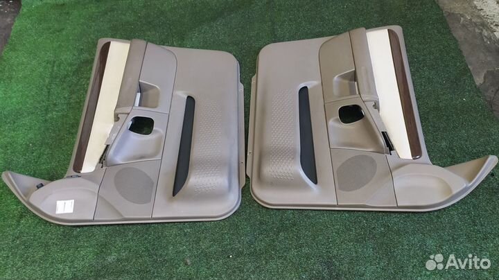 Обшивки дверей пара передние Ford Explorer 3 4