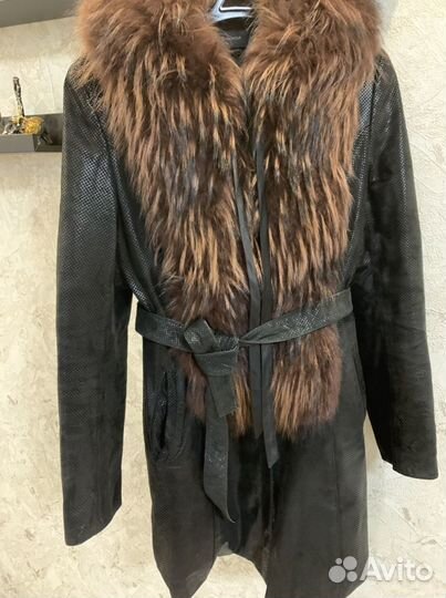 Зимнее пальто с мехом енота Тото
