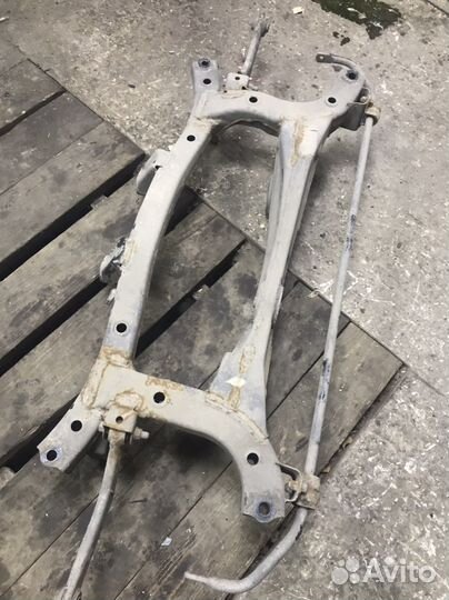 Задний подрамник KIA Sportage 3