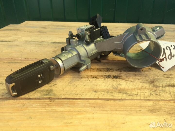 Замок зажигания Opel Astra J с одним ключом